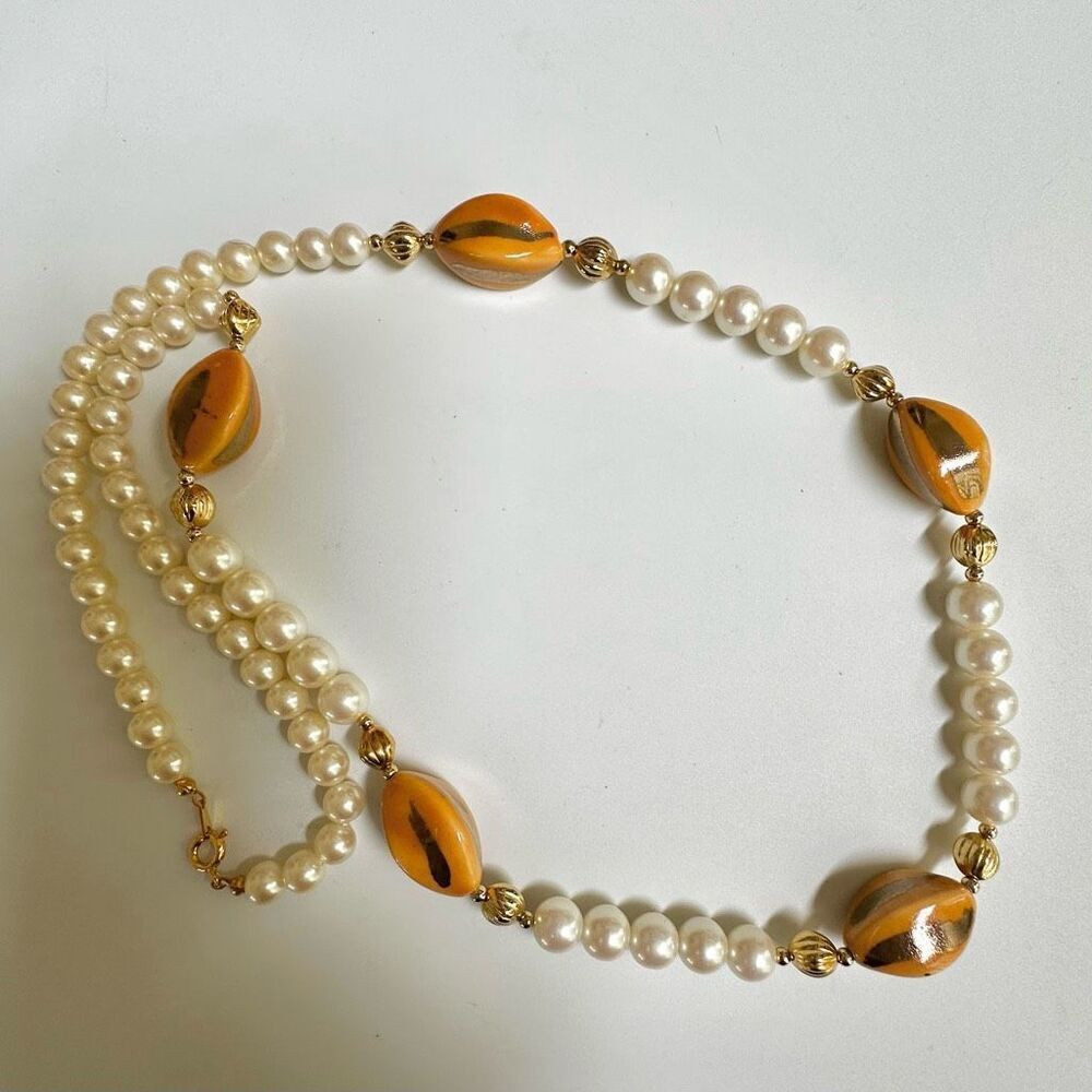 Faux pearl gold tone accent bead necklace - Picture 2 of 7